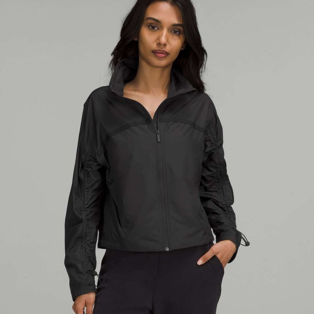lululemon Lightweight Cropped Track Jacket, Size 6